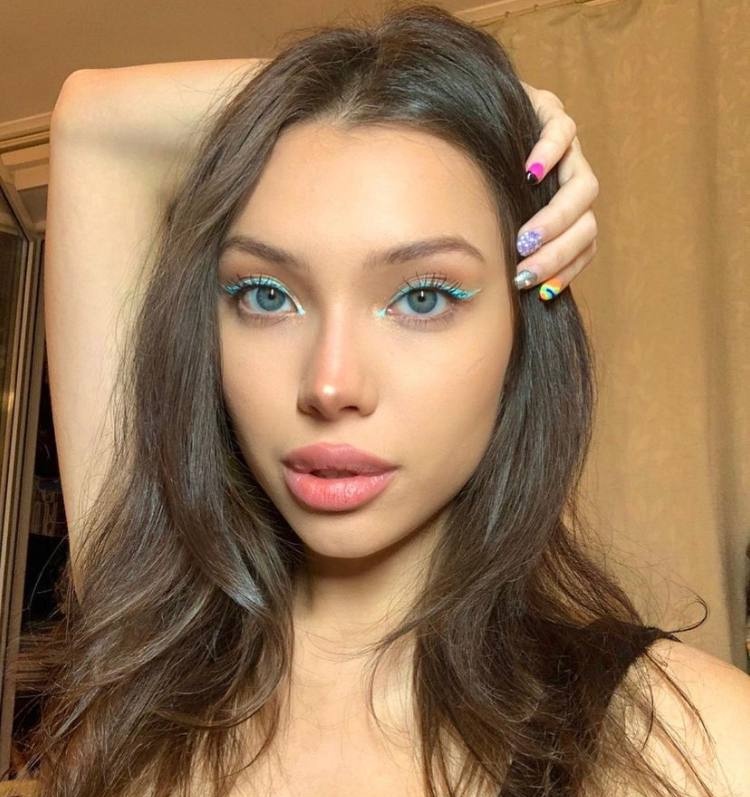 Ольга привлекальеная девушка из Луги цена от 6000 руб