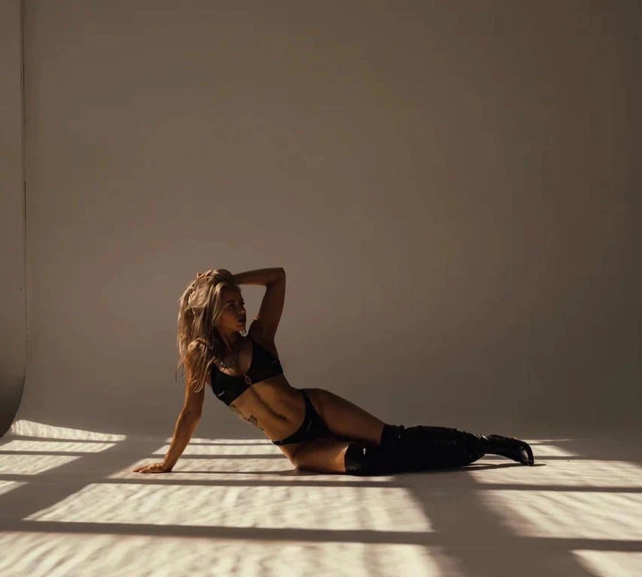 Анжела привлекальеная девушка из Луги цена от 4000 руб