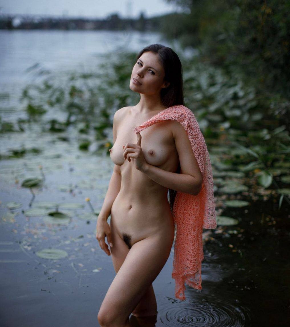 Зарина привлекальеная девушка из Луги цена от 3000 руб