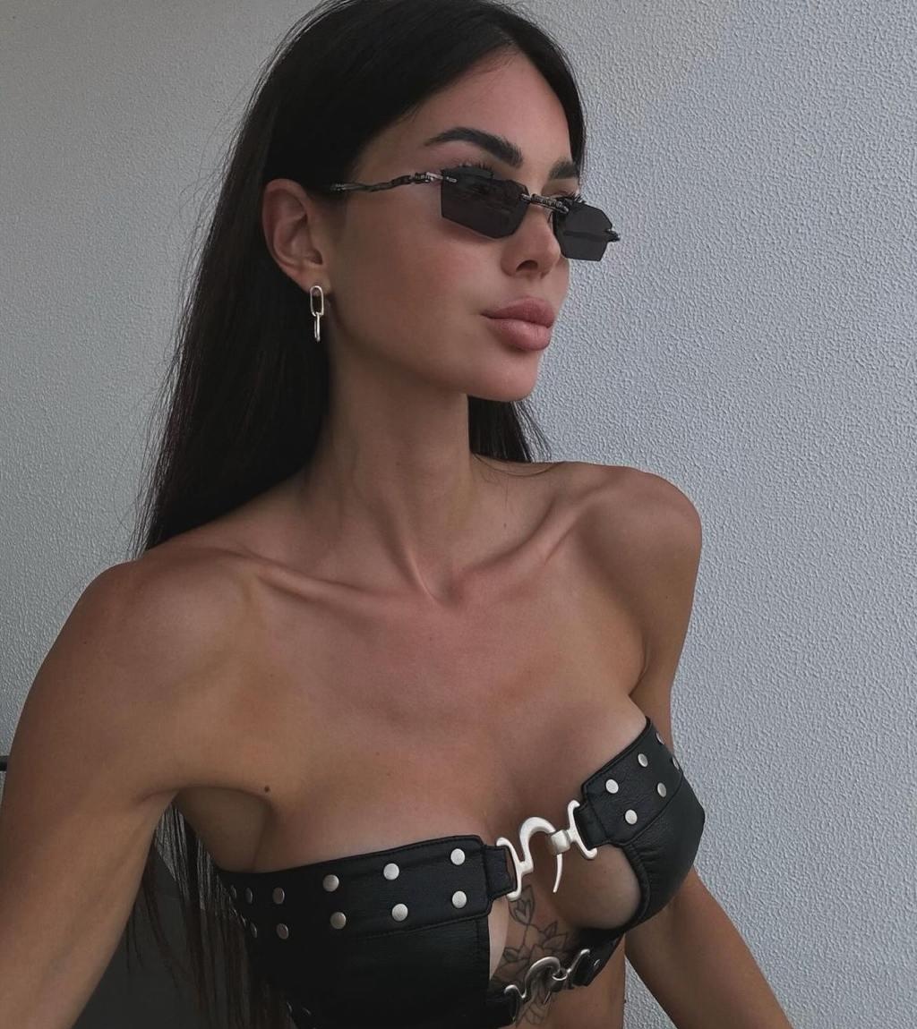 Энн привлекальеная девушка из Луги цена от 6000 руб