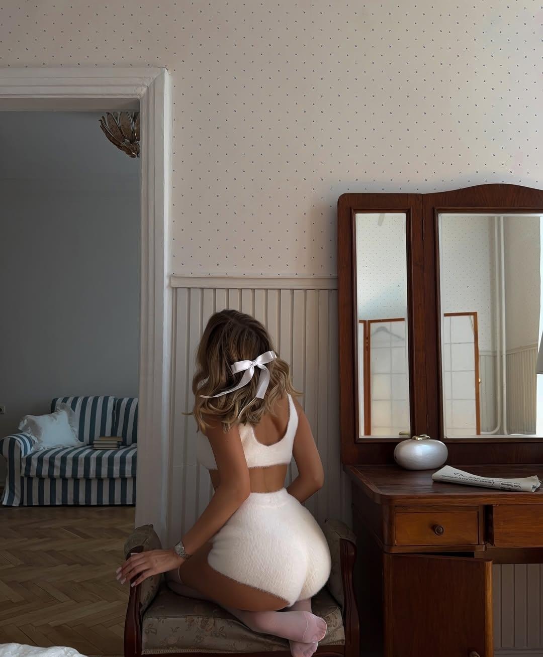 Алиса привлекальеная девушка из Луги цена от 7000 руб