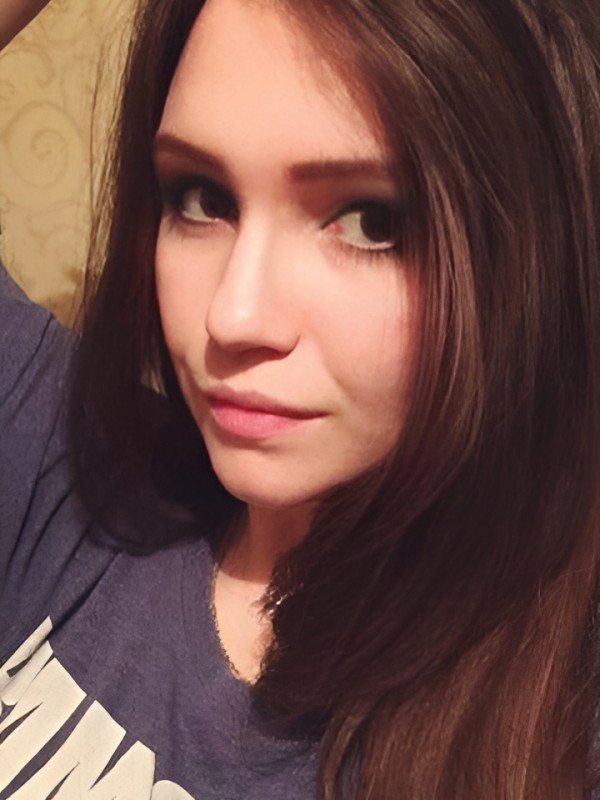 Арина привлекательная девушка из Луги цена от 2000 руб