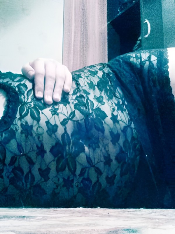 Рената привлекательная девушка из Луги цена от 5000 руб