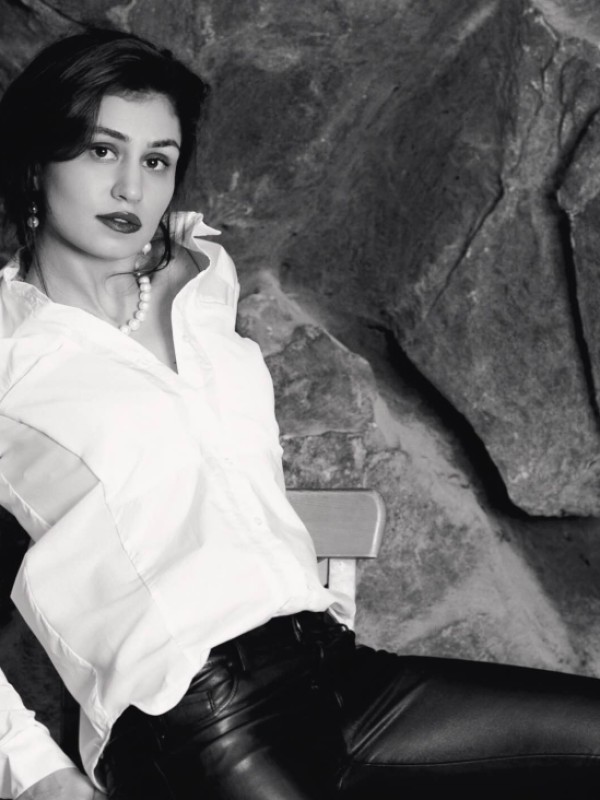 Оленька привлекательная девушка из Луги цена от 3500 руб