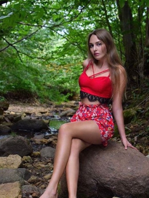 🎥 РАДОЧКА привлекательная девушка из Луги цена от 9000 руб