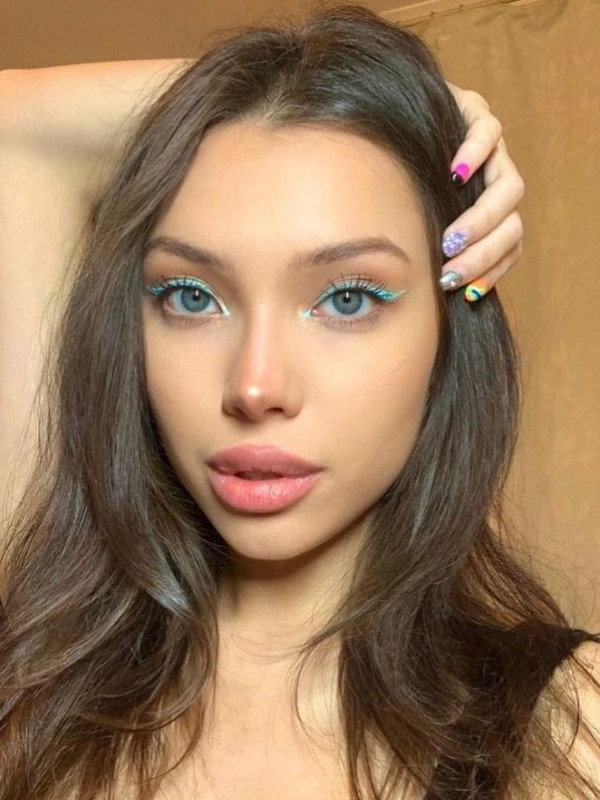 Ольга привлекательная девушка из Луги цена от 6000 руб