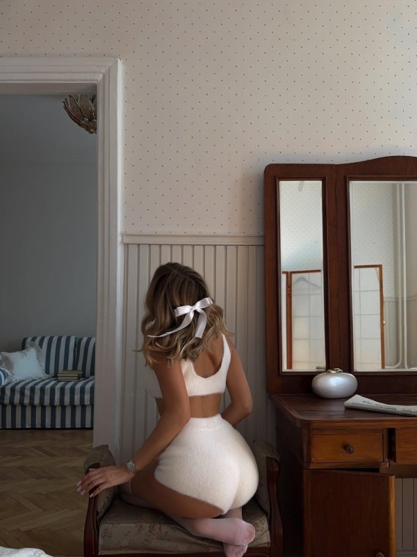 Алиса привлекательная девушка из Луги цена от 7000 руб