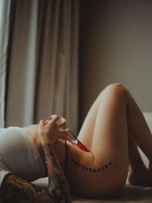 Лера привлекательная девушка из Луги цена от 7000 руб